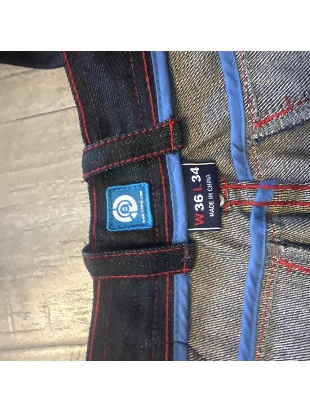 Coogi Jeans with rainbow stripe patch on back pocket - Picture 4 of 4